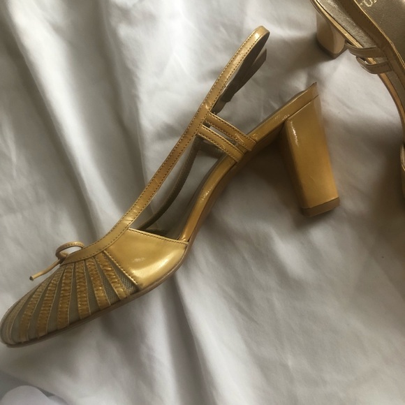 Stuart Weitzman tan shoes - Picture 2 of 3